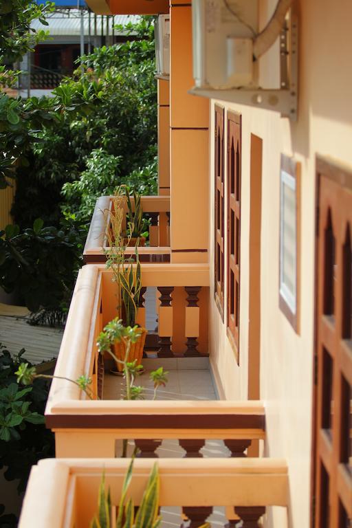 G Eleven Hotel Phnom Penh Exterior foto
